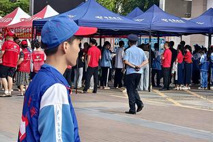 利拉德：雄鹿夺冠前字母就曾招募我 当时我说“不 你该来波特兰”